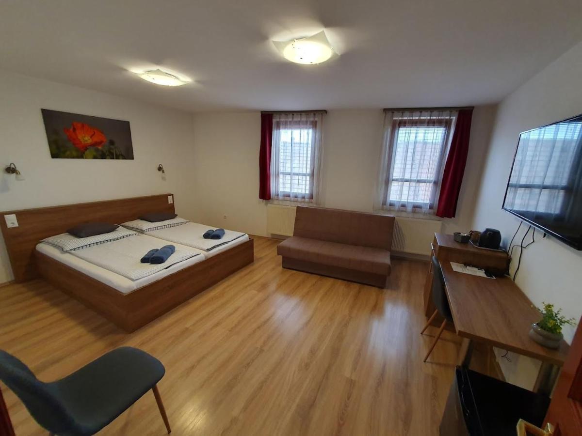 Citylife Rooms Мошонмадяровар Екстер'єр фото