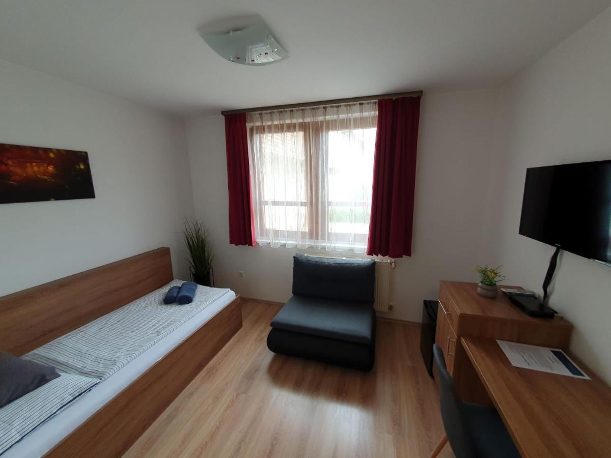 Citylife Rooms Мошонмадяровар Екстер'єр фото